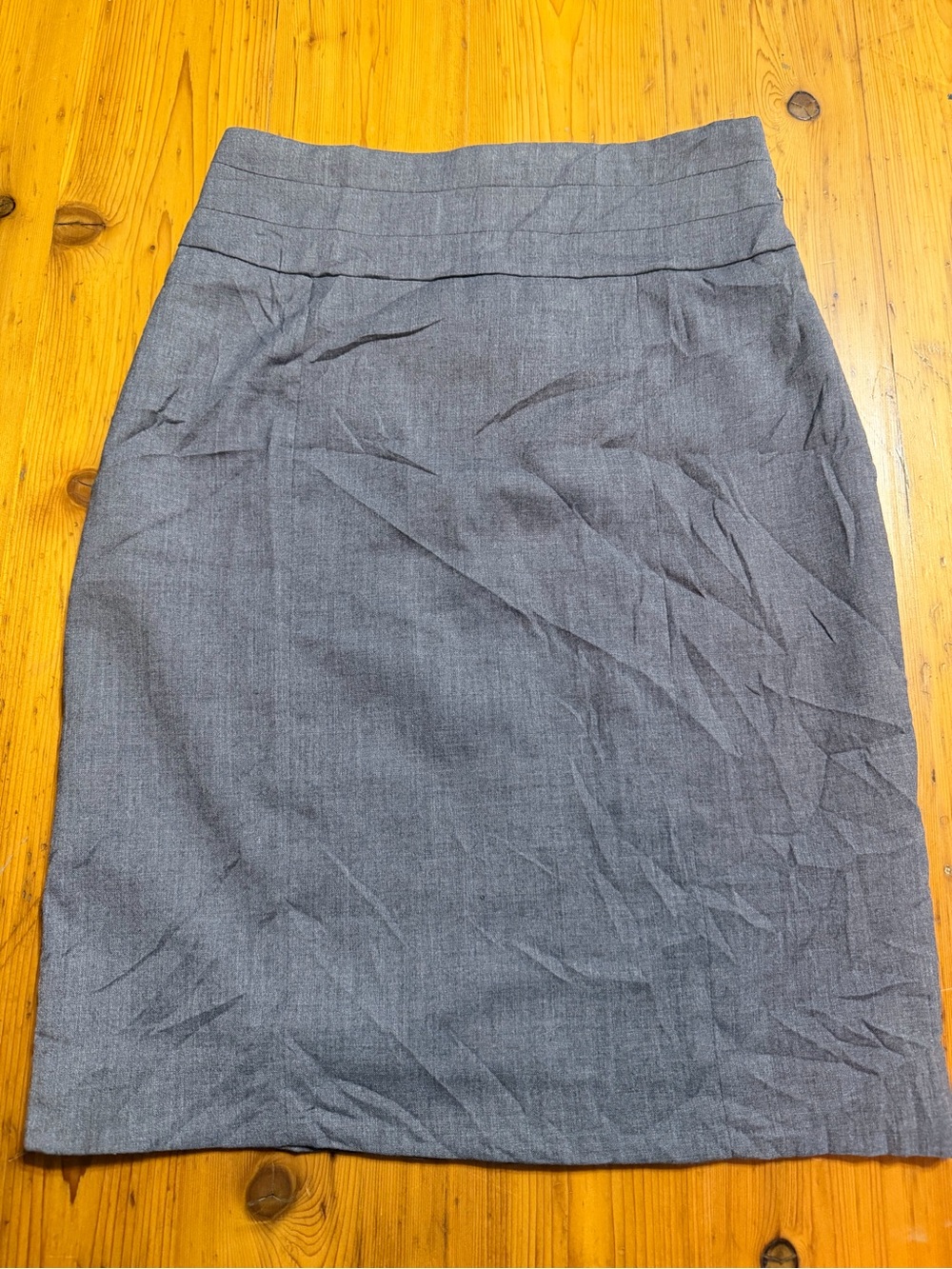 Classic Women's Gray Pencil Skirt - Tailored Office Staple Size 4